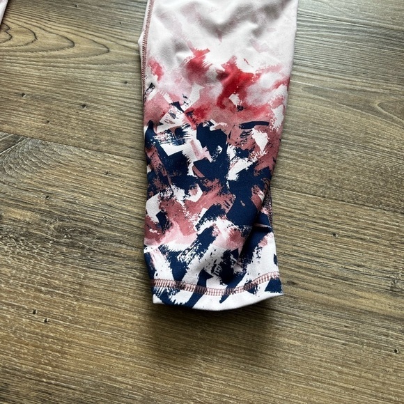 Guru Active Printed Luxe Capri Leggings size Large Activewear Athleisure Barbie - Picture 3 of 8